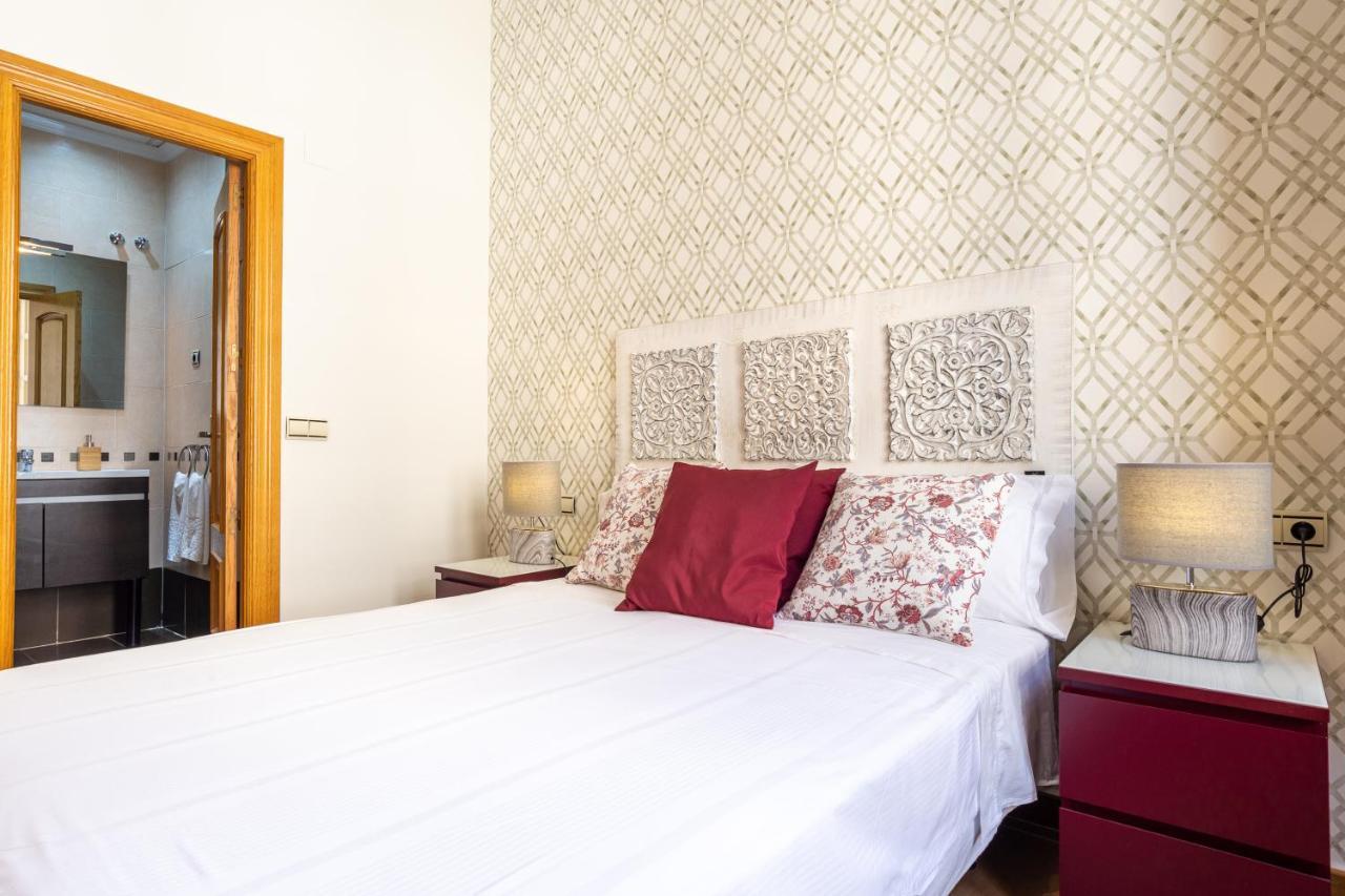 Апартаменти Dobo Malaga Puerto Екстер'єр фото